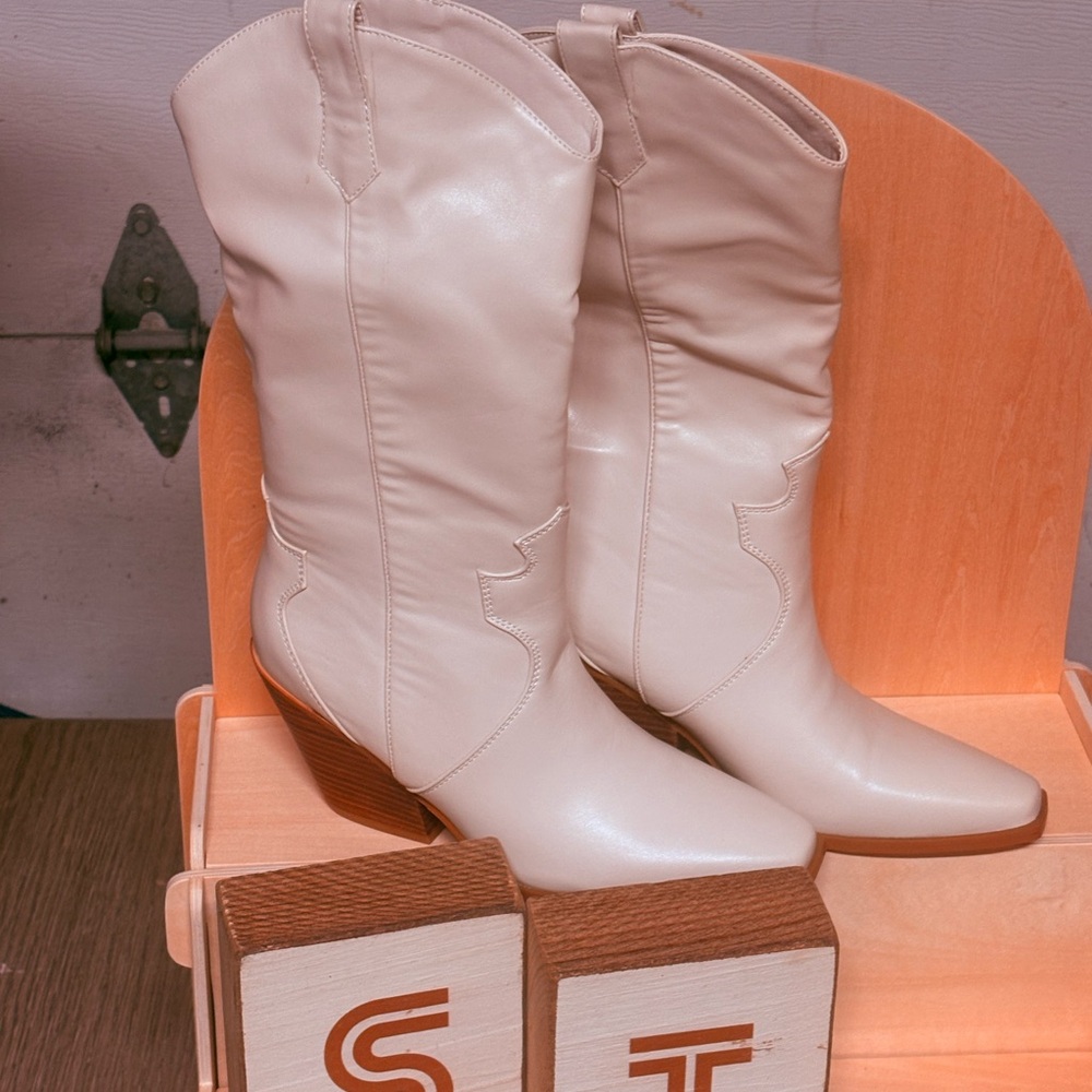 Women's BILLINI Western Claudette Boot in Chalk White Size 6 Display Pair - Picture 9 of 9